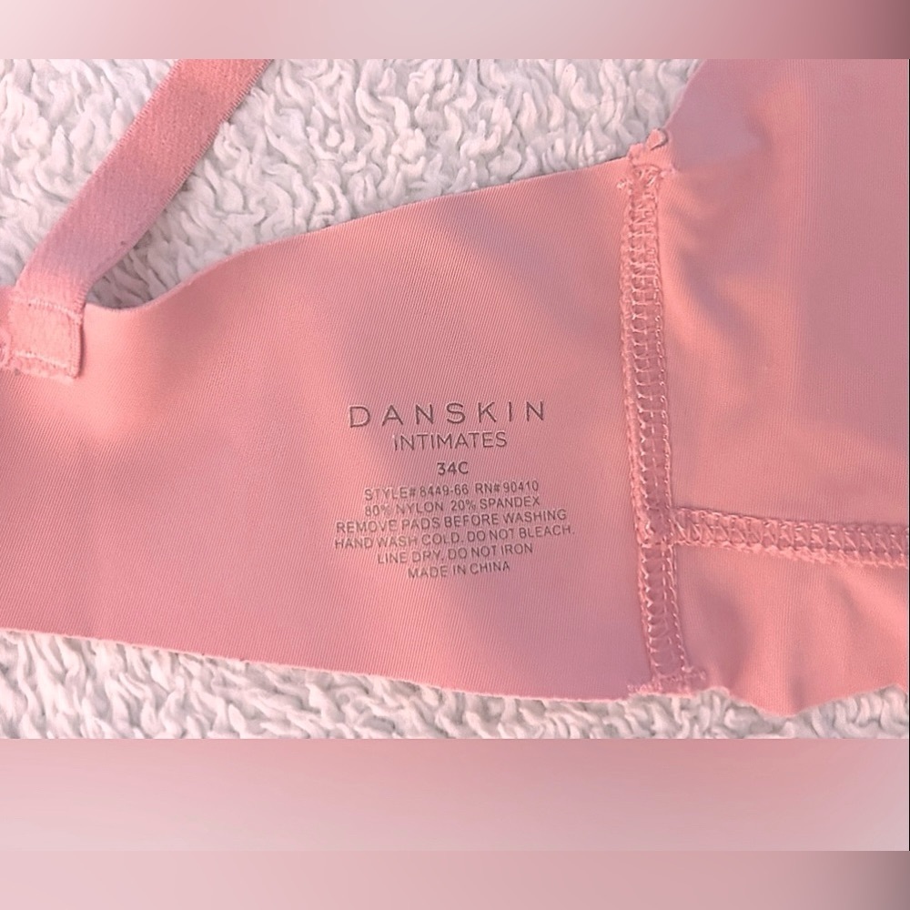 NWOT~Danskin Intimates Super Soft Pink Scalloped Barely There Smoothing Bra - Picture 5 of 8